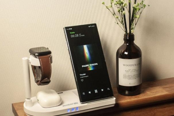 맥세이프 3in1 고속 무선충전기/핸드폰+워치+무선이어폰 동시충전