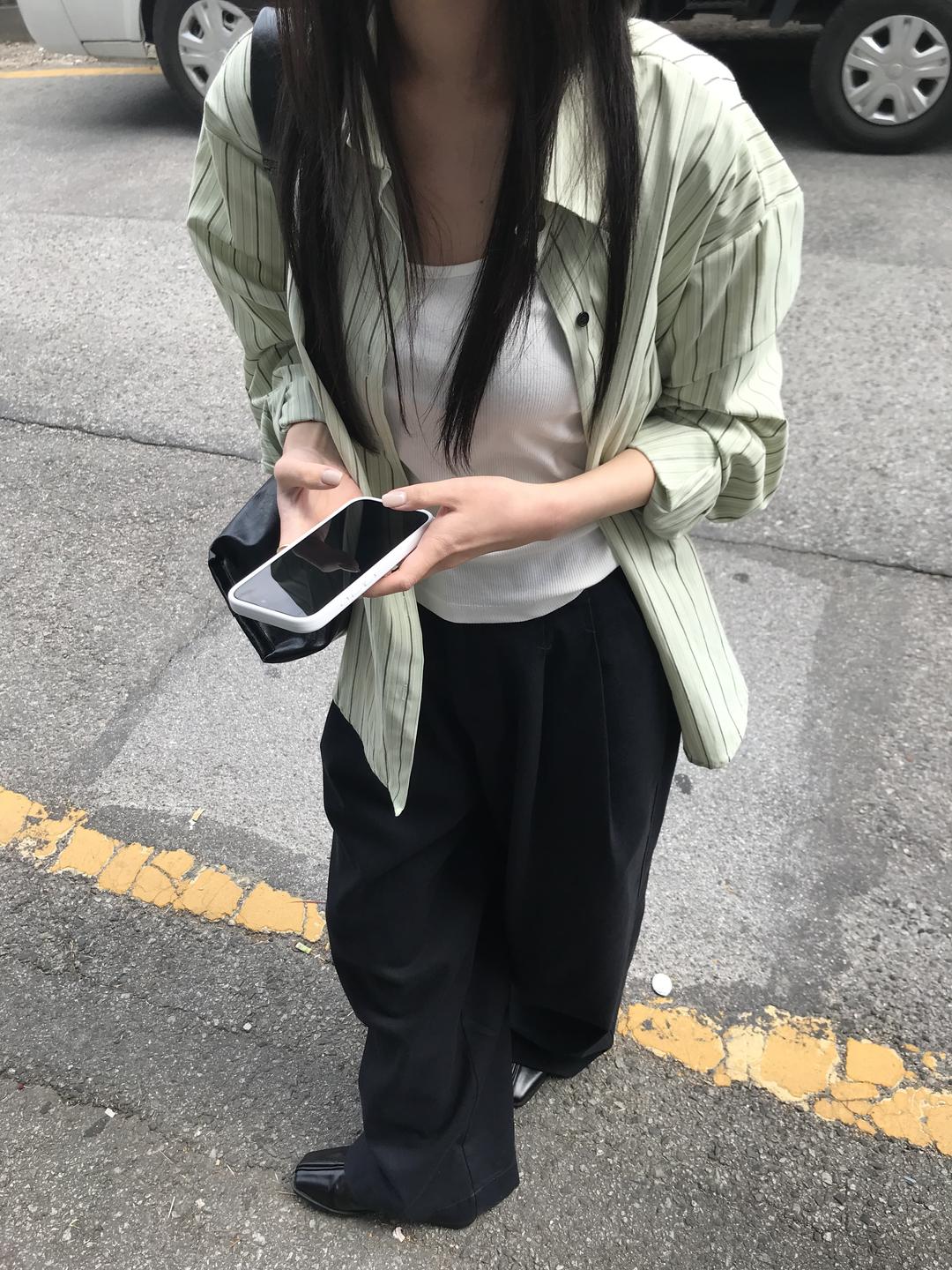 로우 스트라이프 셔츠