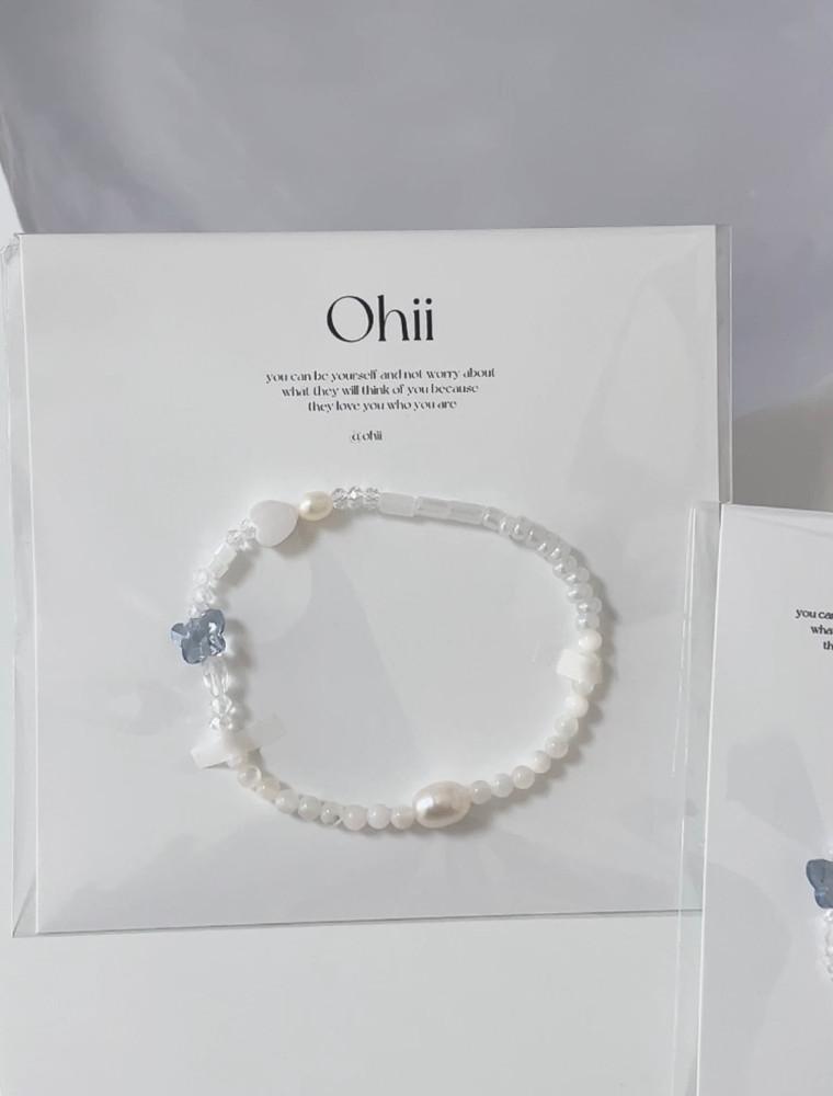 페일 블루 나비 비즈 팔찌