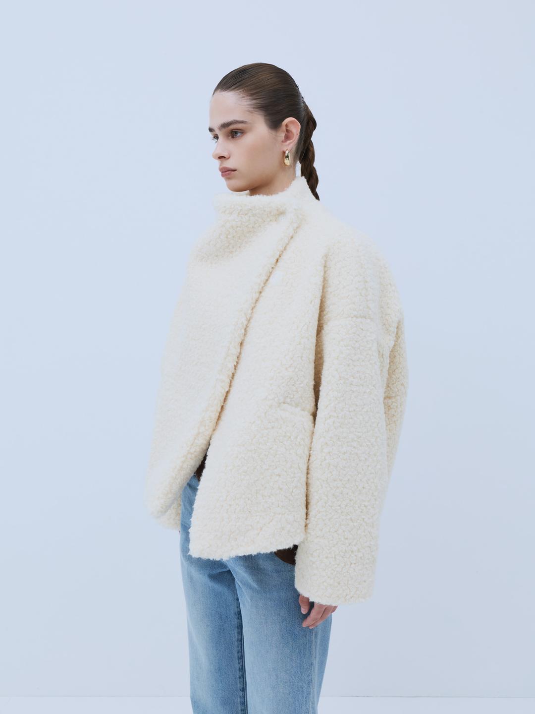 [REORDER] POLLUX Curved Half Coat BUTTER