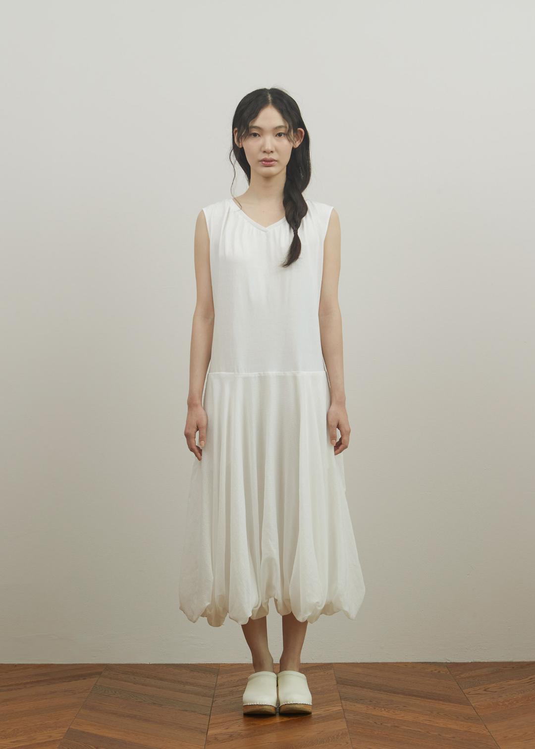Shirred V-Neck Volume Dress / White