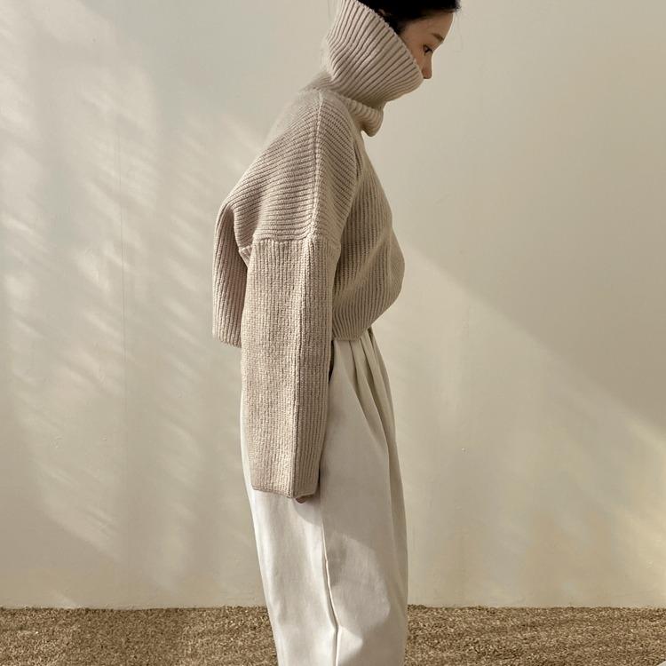 루즈핏 크롭 골지 목폴라니트