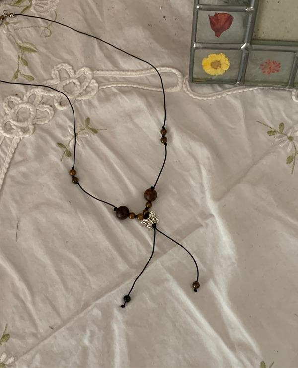 빈티지 우드 나비 목걸이