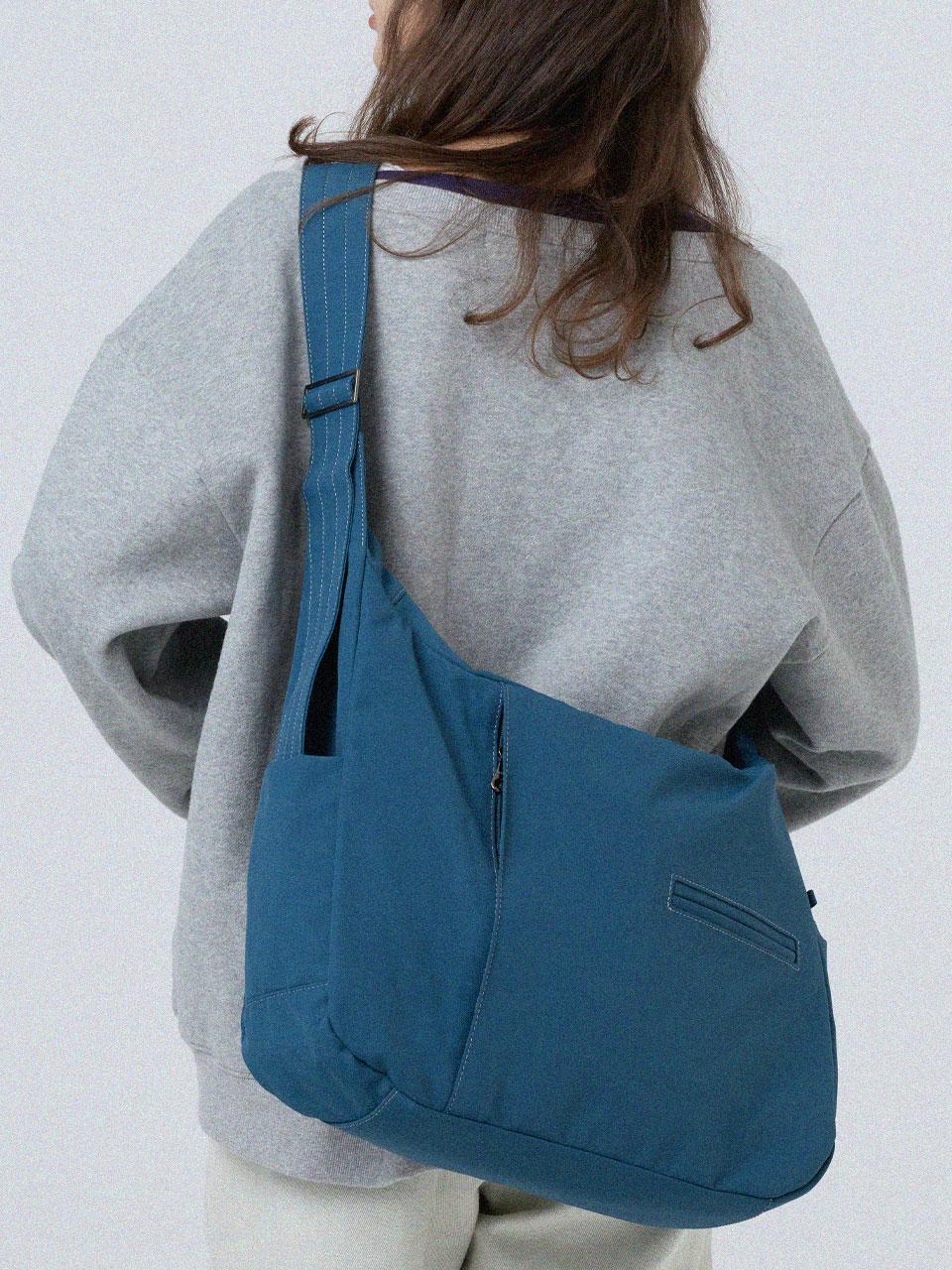 [10/10 예약 판매] Panel Cross Bag_Blue