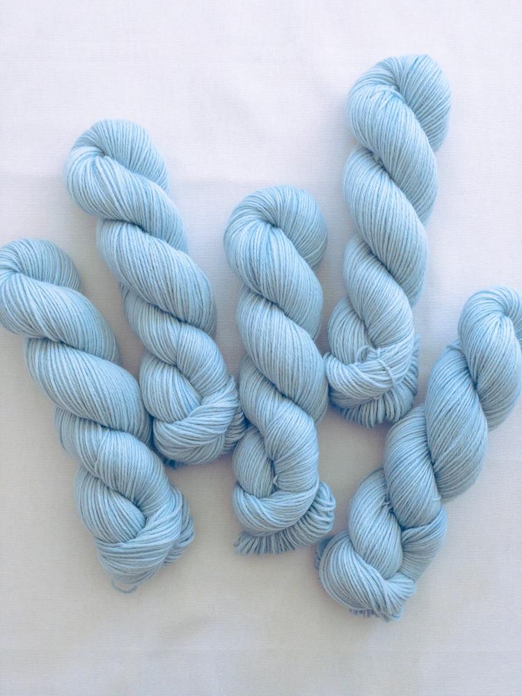 [Semi Solid] NEW 글루미블루 Highland DK(NSW) 논슈퍼워시 손염색실 핸드다잉얀 스너기앤울리 뜨개실
