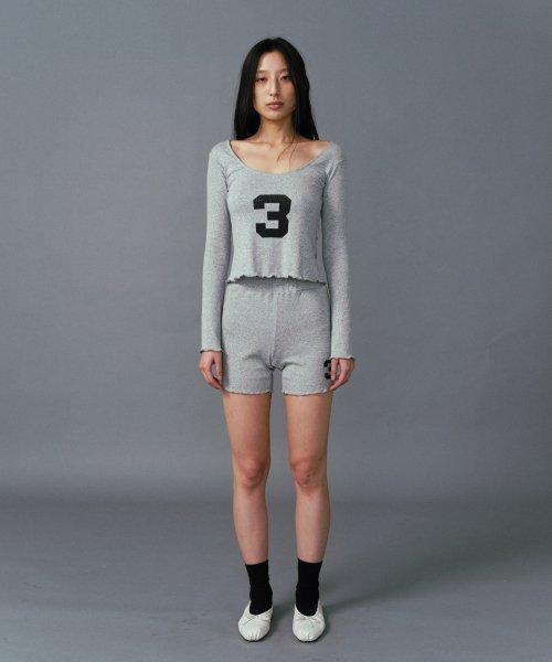 3 SCOOP NECK TOP_GRAY