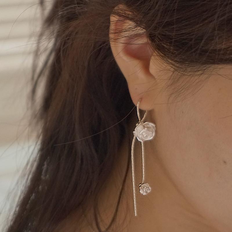 DOUBLE FLOWER DROP EARRING
