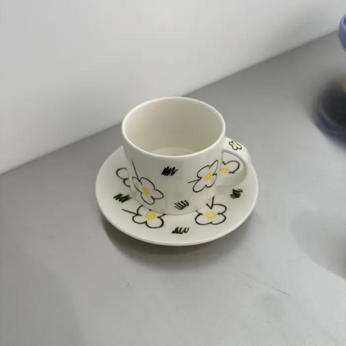 green flower mug set