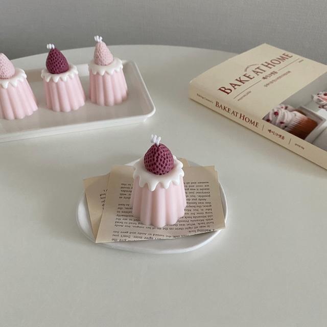 cannele candle（ red strawberry ver.）