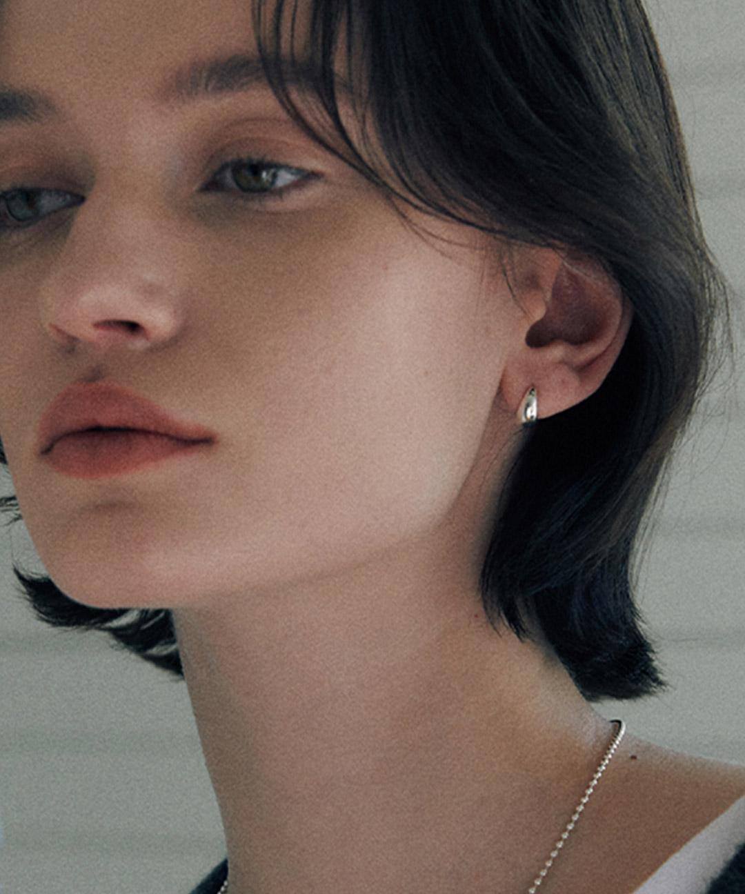 베흐트 [925 silver] Deux.silver.82 / pigling earring (silver)