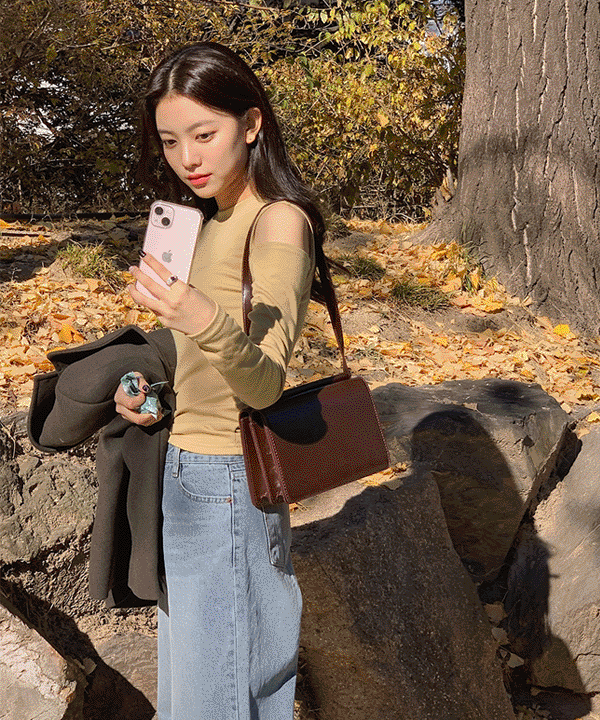 에이리 어깨 트임 티셔츠