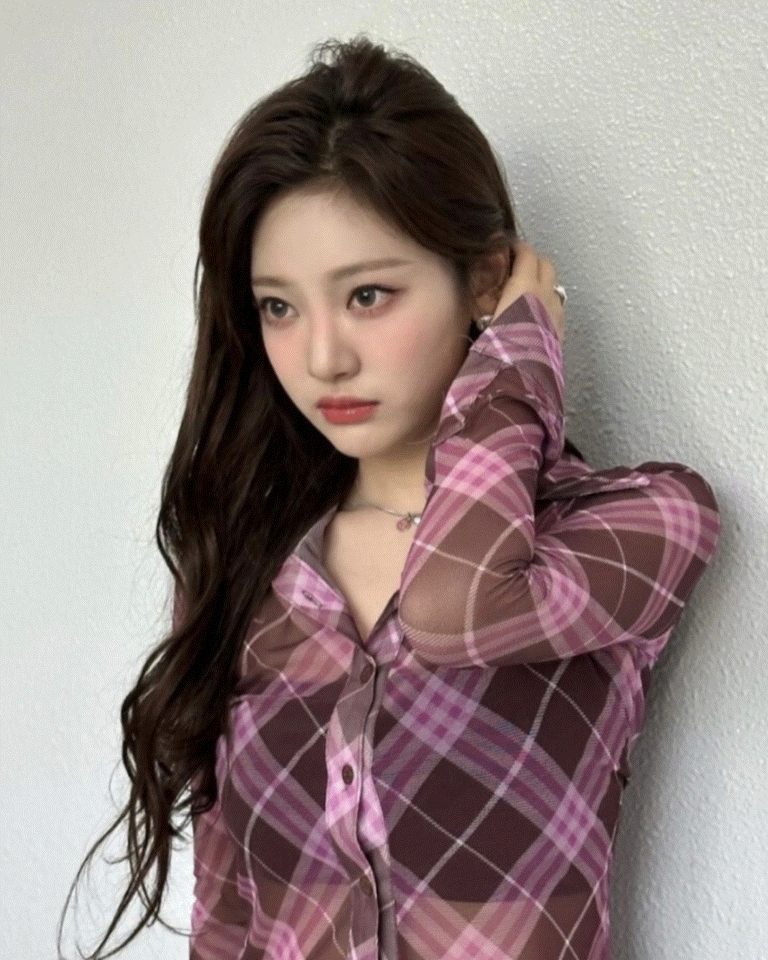 데이스타 aespa ningning shirt(1color)