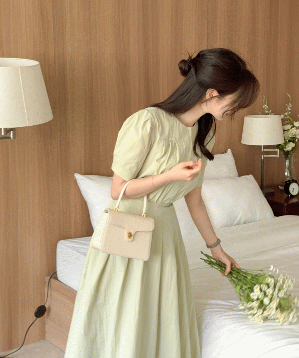 [여름 하객룩/데이트룩] 반팔 에보니 바스락 원피스