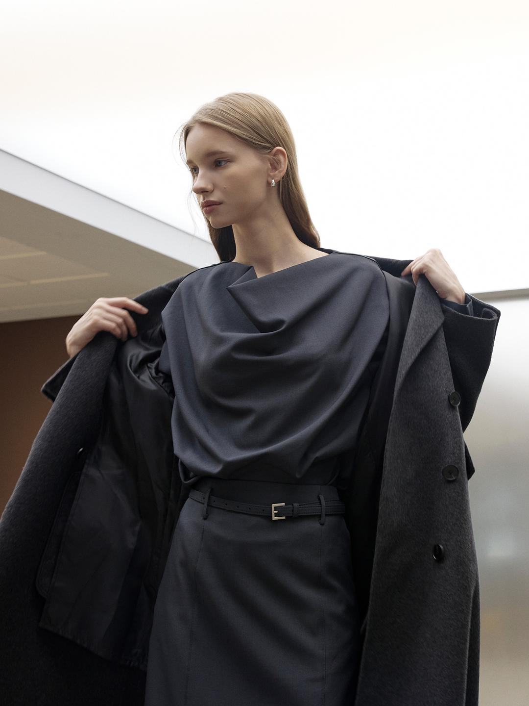 더아이잗 스트랩 포인트 블라우스  (DARK GREY) IRUP0BL511