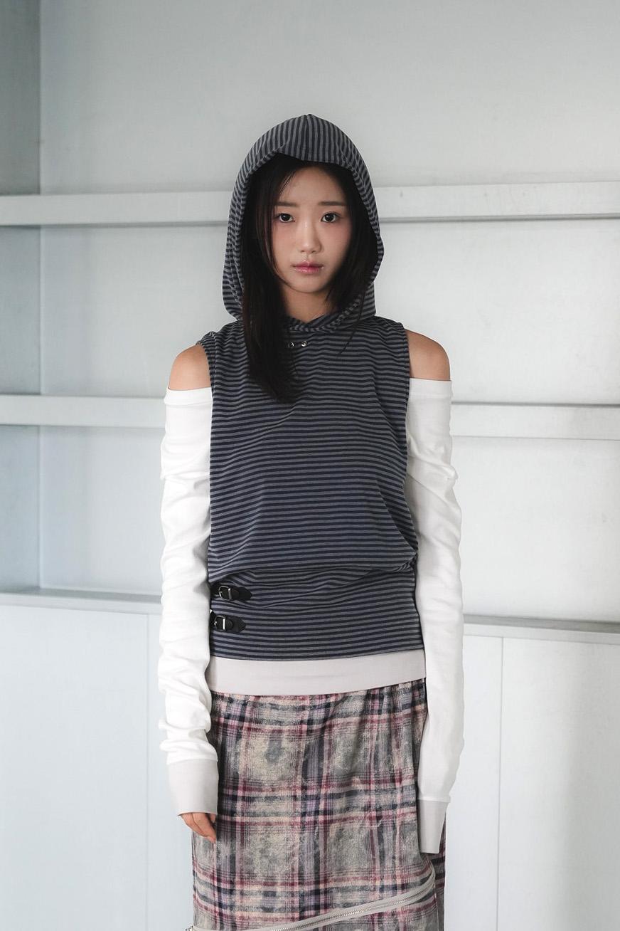 Buckle hoodie vest, striped