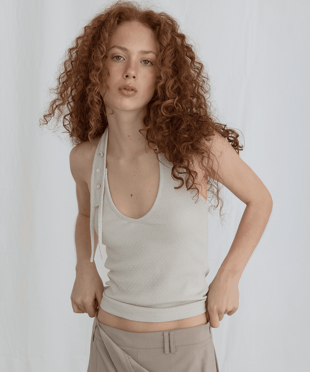 SHELL BUTTON HALTER SLEEVELESS - IVORY