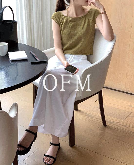 메리어라운드 [ofm] 홀터 크롭 스퀘어 (knit) * 베스트 상품 재진행