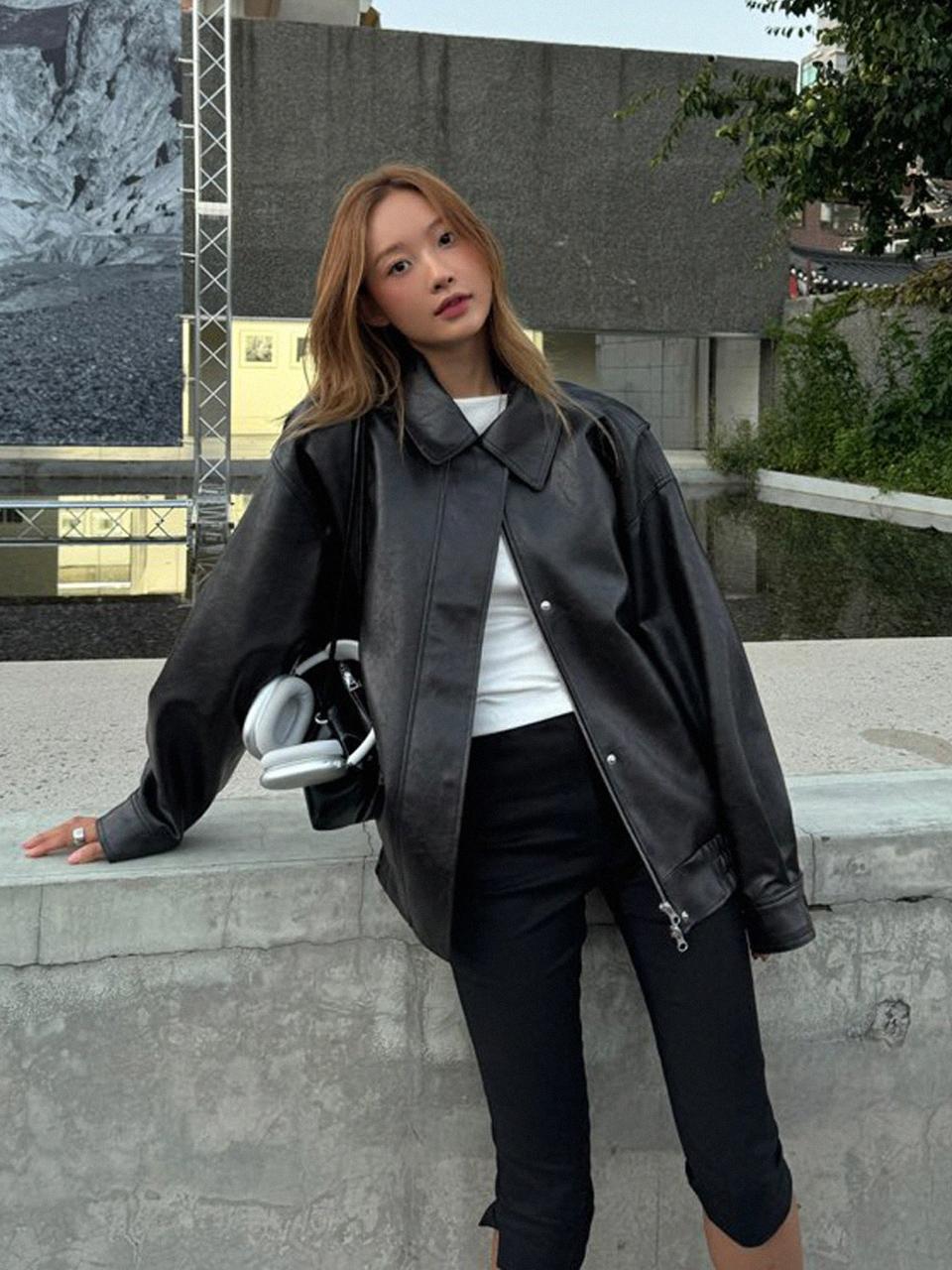 [젤라비 착용] oversized crack faux leather blouson (dark brown)