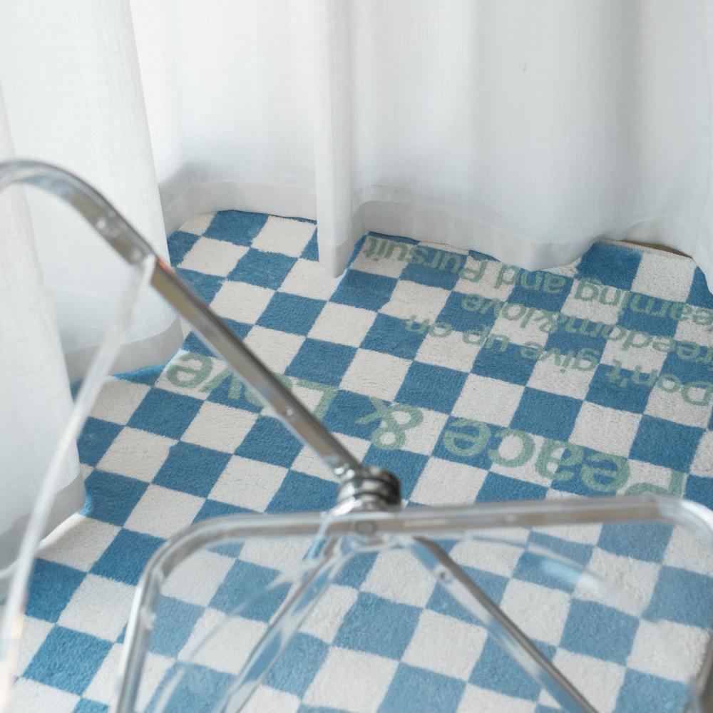 블루 체커보드 패턴 러그 유니크 키치 인테리어 레터링 발매트 거실 침실 욕실 사계절