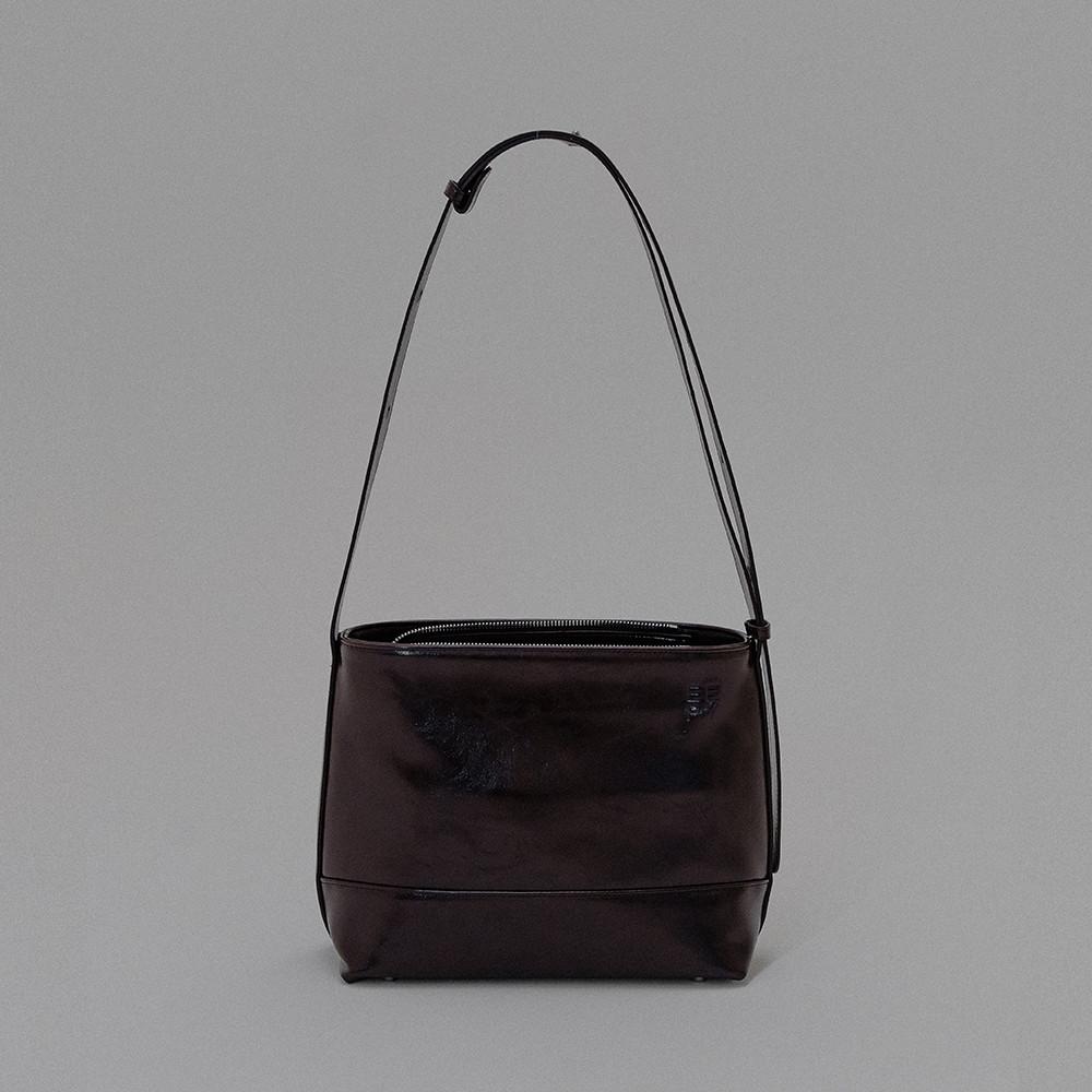 이피 플레인백 다크브라운 숄더백