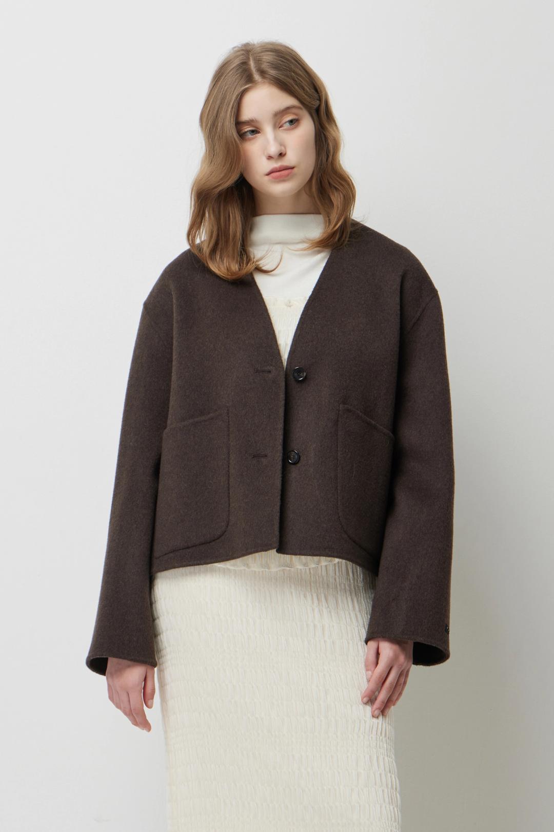 샬롯 브이넥 숏 코트