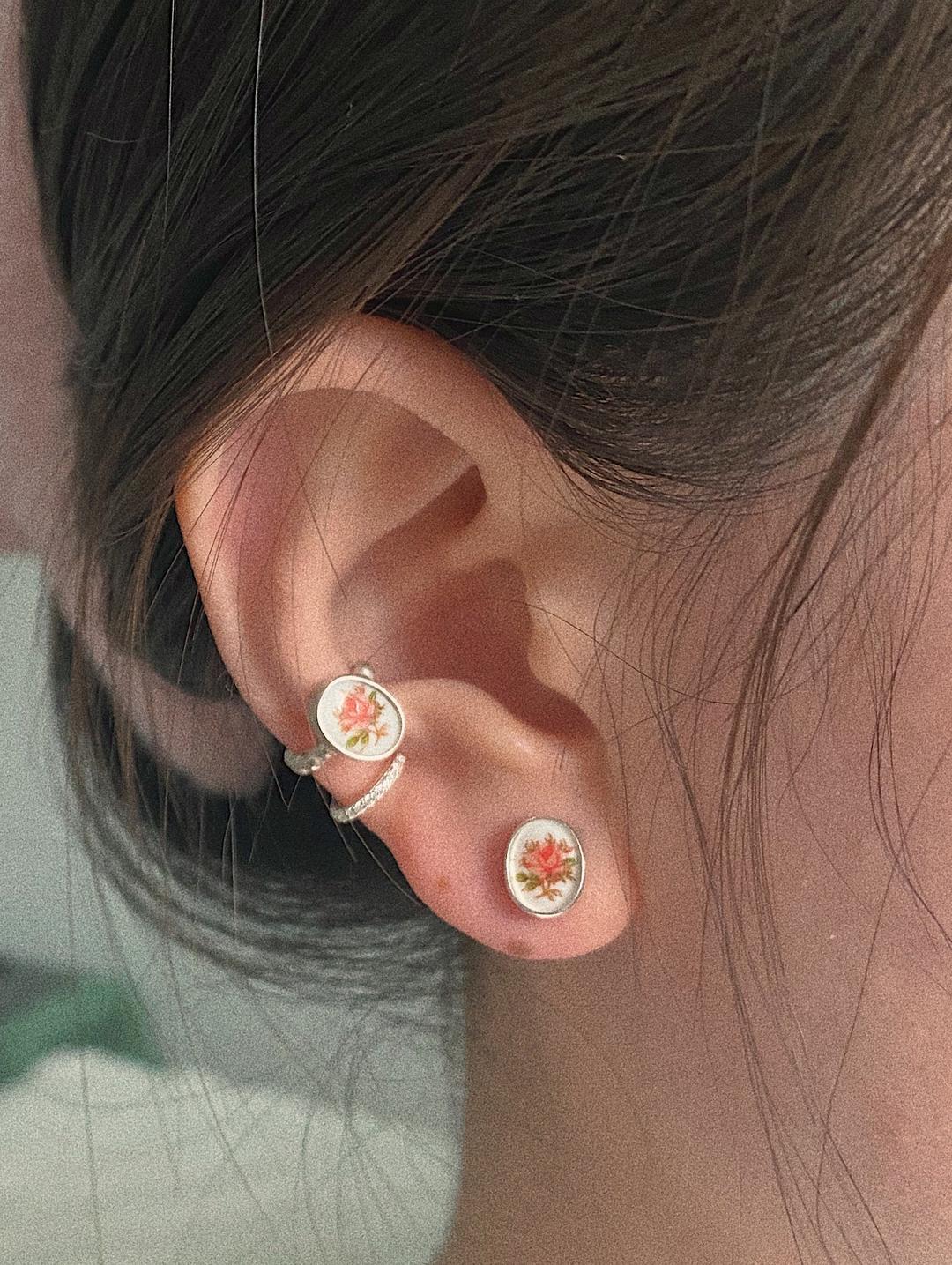 tiny pink rose E