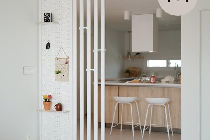 1+1 알뜰조합! 타공/무타공 + 스트라이프 가벽 파티션 / 미니선반 / 후크4개증정