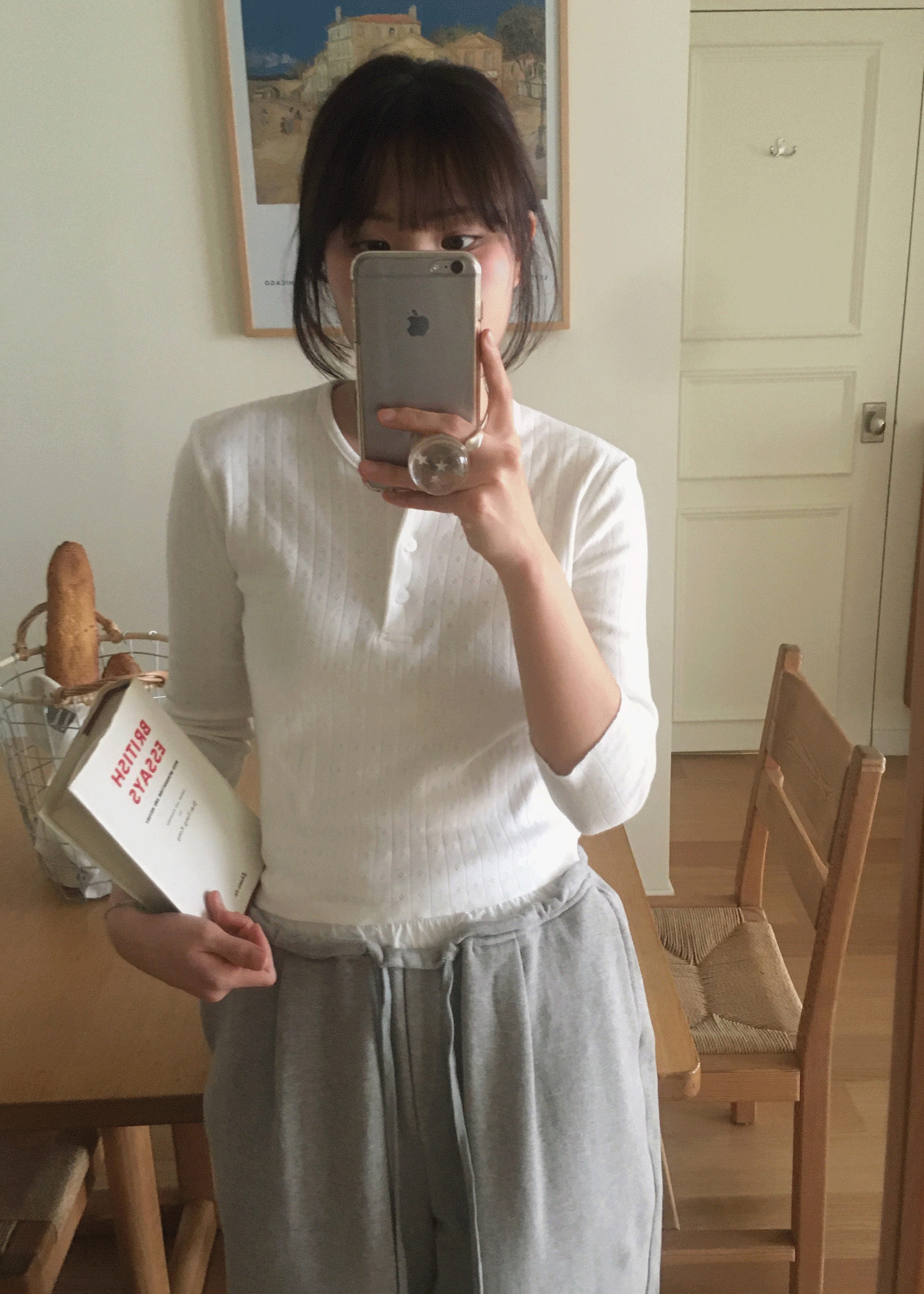 Flower punching T (2color)