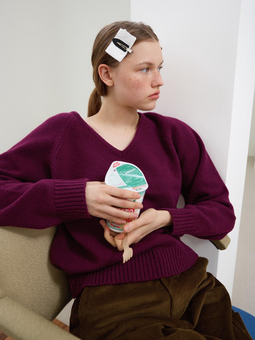 Modest V-neck Cashmere Knit (Grape)