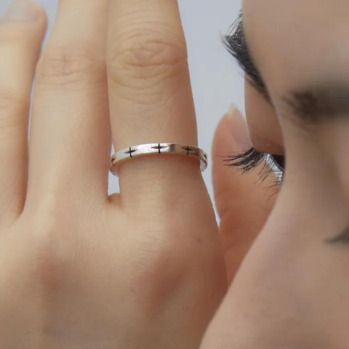 Mini cross ring