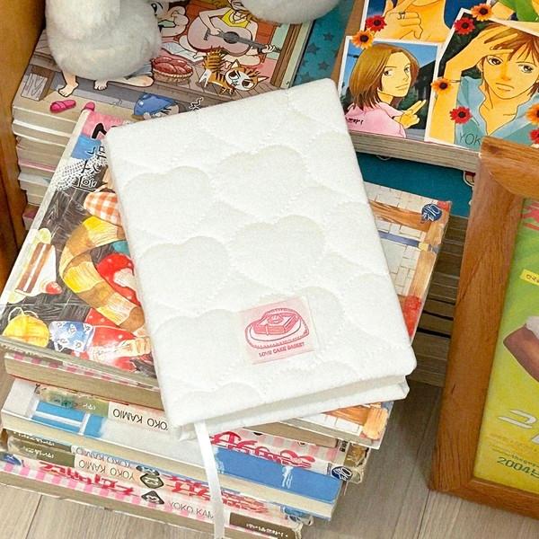 cream heart cake diary