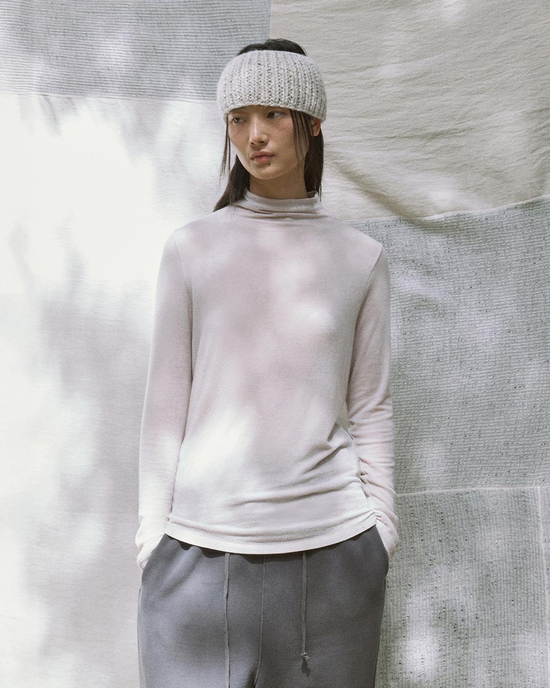 25 essential loen turtle neck t-shirt (light beige)