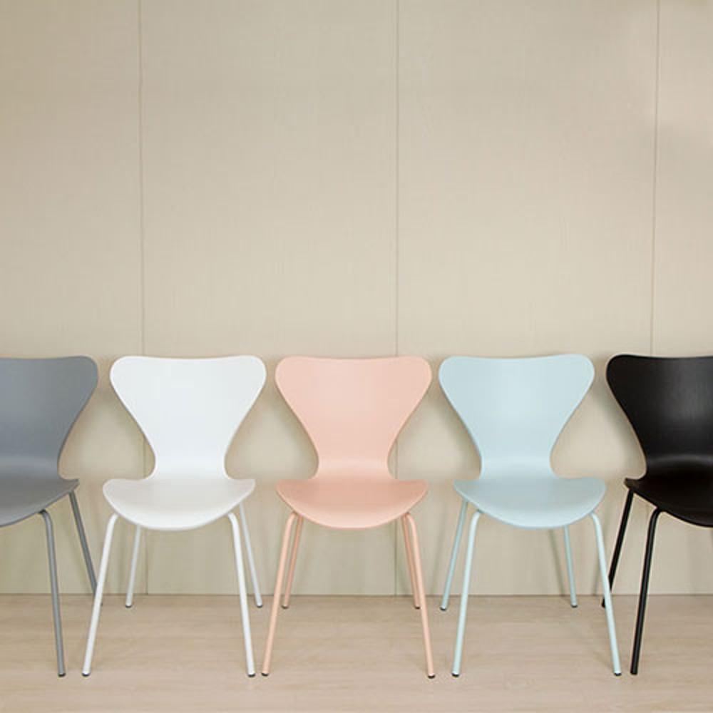 아트유 디자인 벨 체어 세븐 체어 플라스틱 식탁 테이블 인테리어 의자