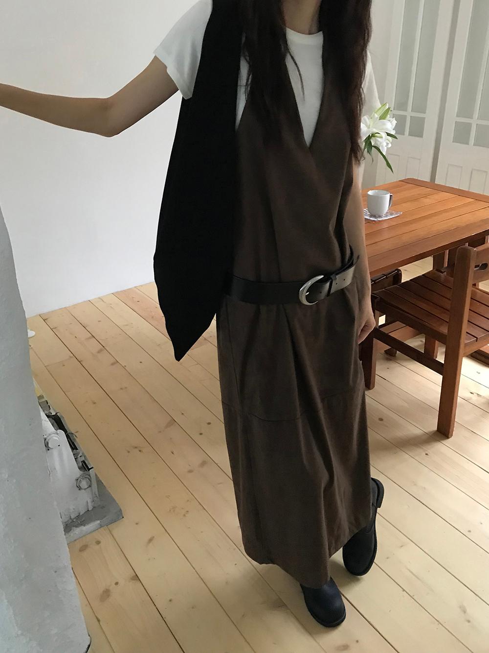 에이티즈서울 SUEDE HALTER LONG DRESS (2COLORS)