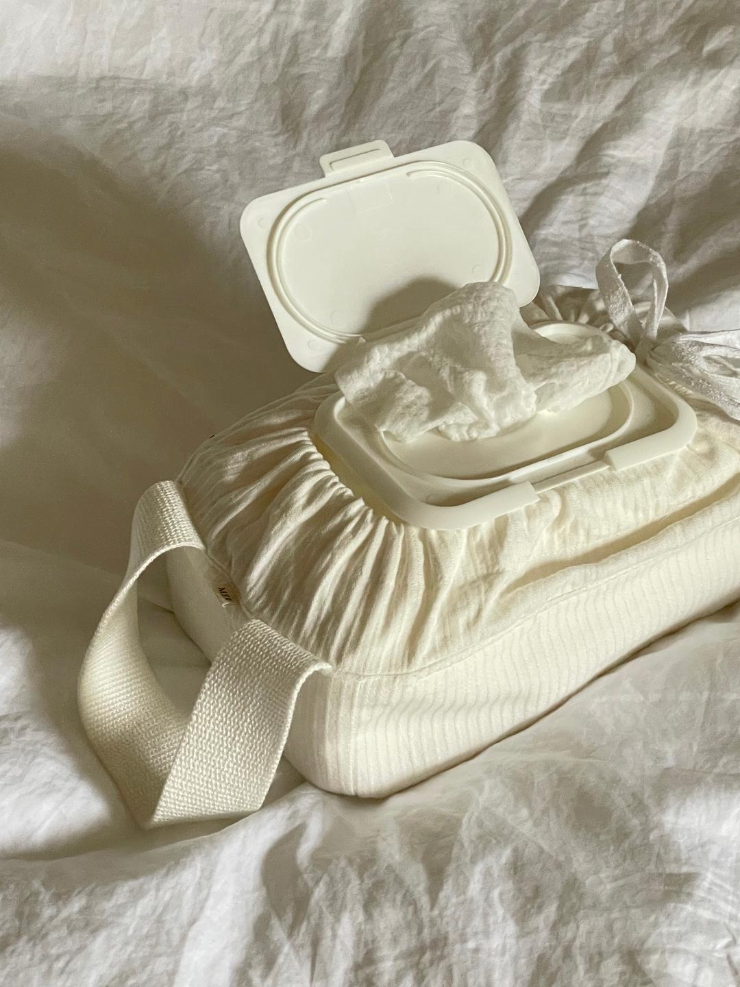 Fabric wet tissue case (pure white)