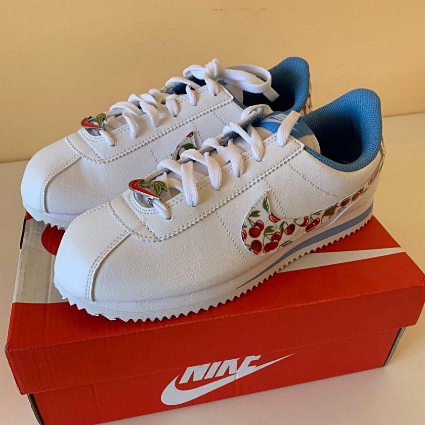 나이키 코르테즈 베이직 SE 체리 피크닉 GS CJ2421-400