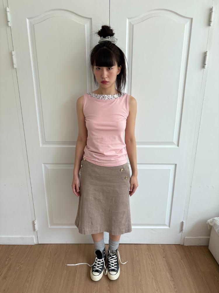 베이지 클래시컬 미디 스커트