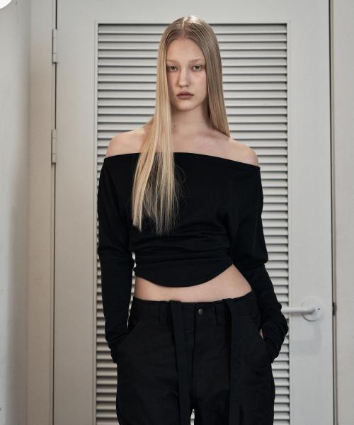 Amy Unbal Shirring Top (Black)