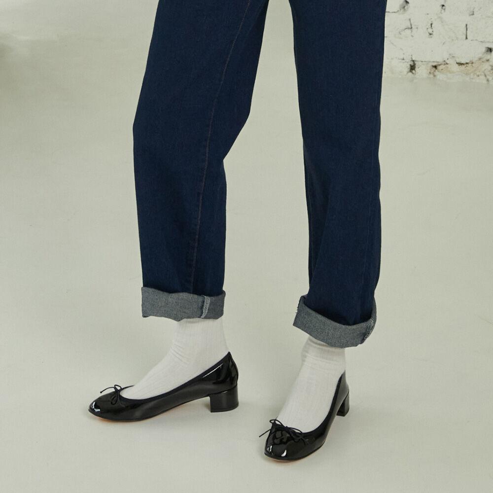 VD1002_Sabrina heel_Black enamel