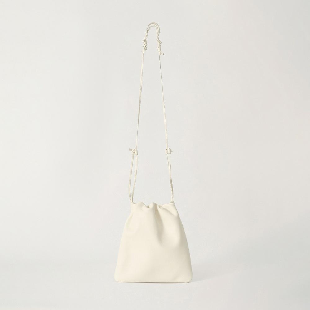 Fatu shoulder bag (Cloud white)