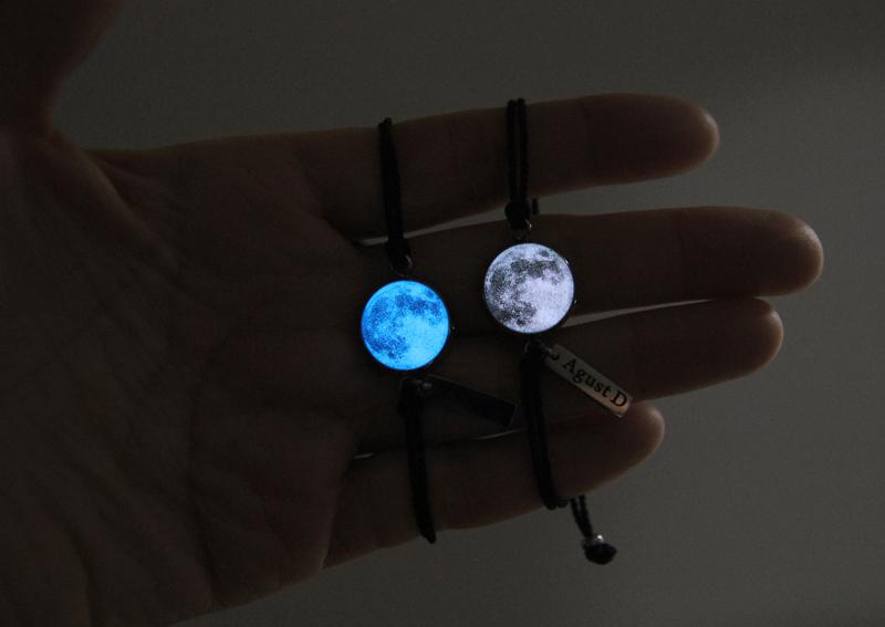 아베크 문 야광이니셜팔찌