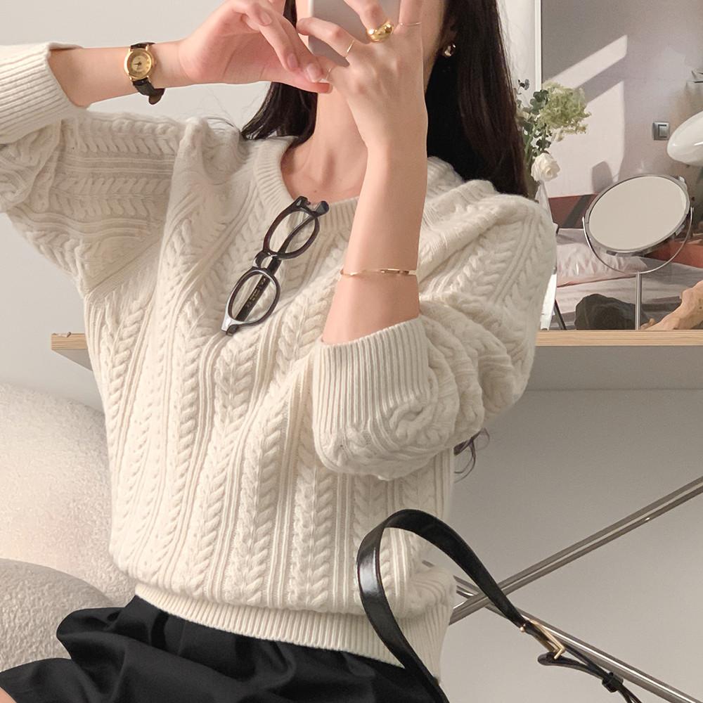 (자체제작) 앤드류 루즈핏 울 꽈배기 니트 (아이보리)