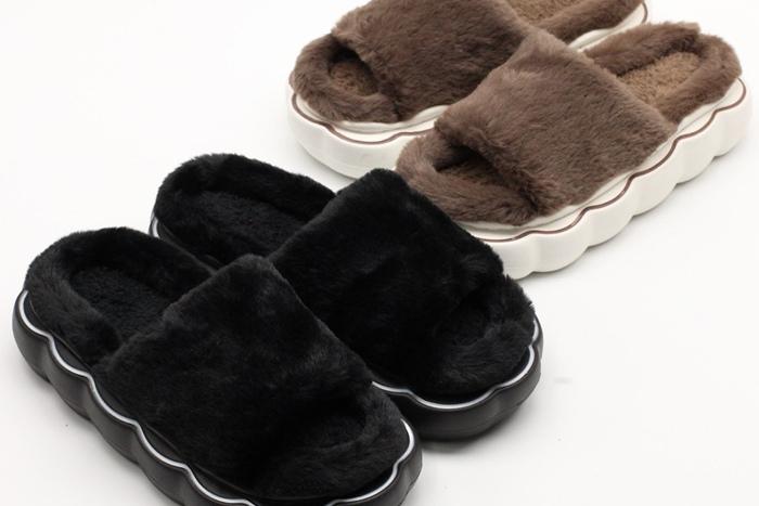 라움 털슬리퍼 - 웨이브무늬 겨울 실내화 사무실 방한화 층간소음방지 거실화 여성 털실내화