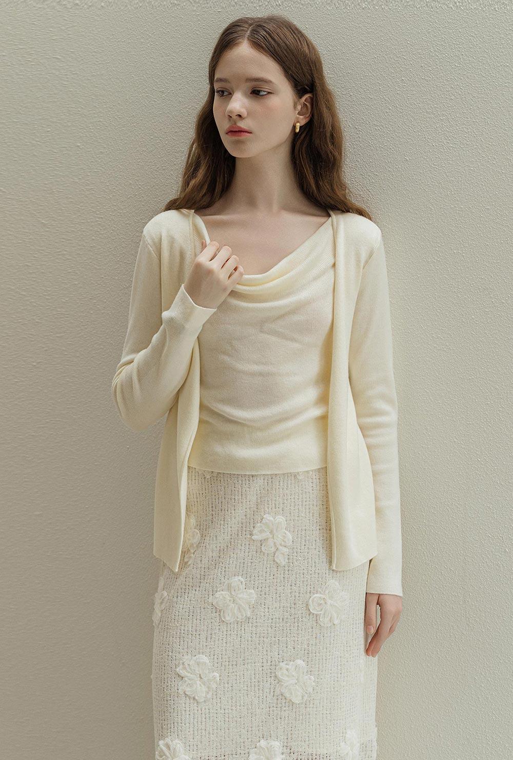 Cowl buckle  Ivory knit