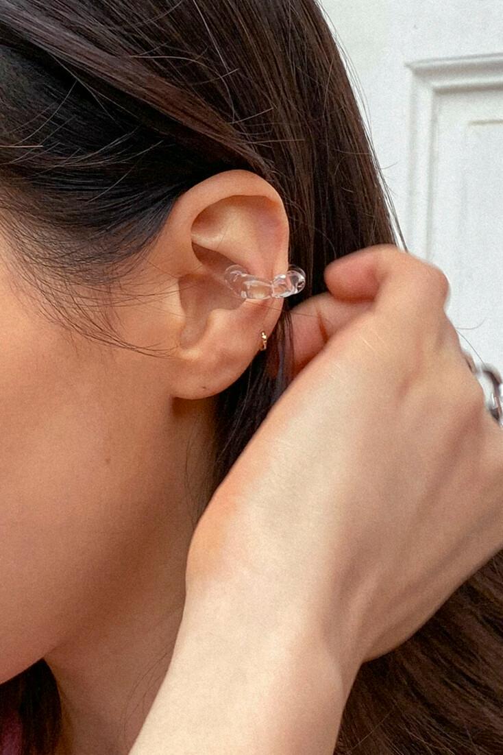 Snowflake earcuff (glass)