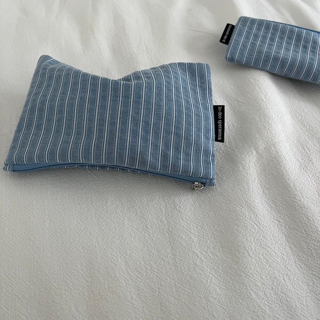 블루 라인 파우치(blue line pouch)