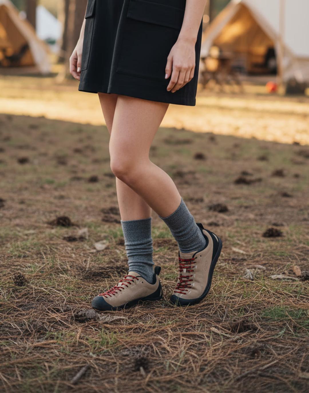 [재스퍼] 밝은 베이지 여성 스니커즈