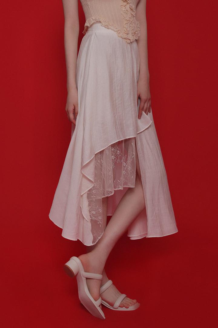 [NEW ARRIVAL 7%] 비대칭 포인트 원단 스커트 (허리 밴드)