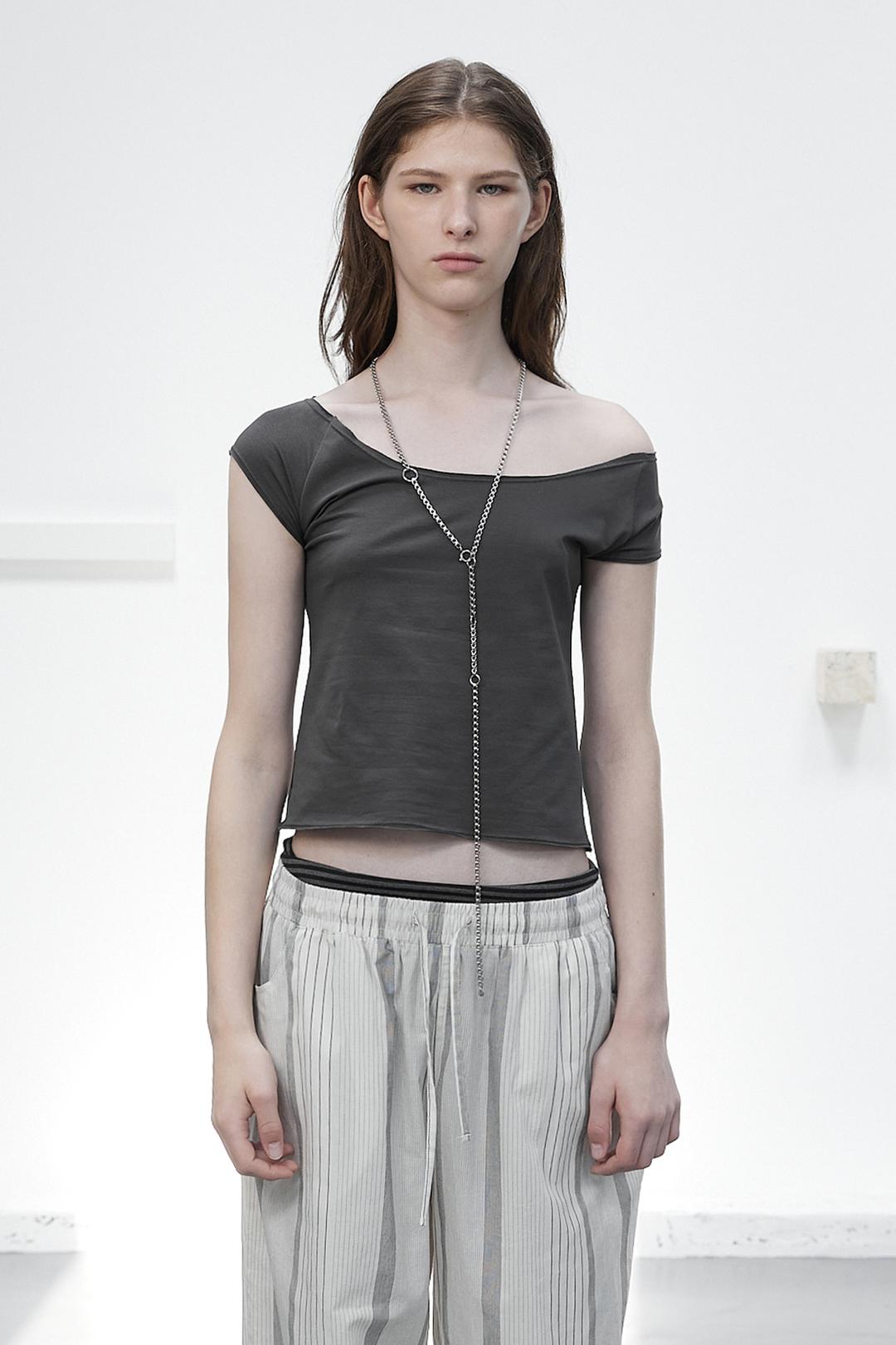 DEEP ROUND HALF TOP / CHARCOAL