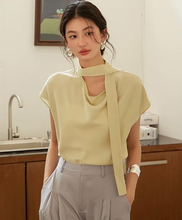 타이 슬리브리스 블라우스